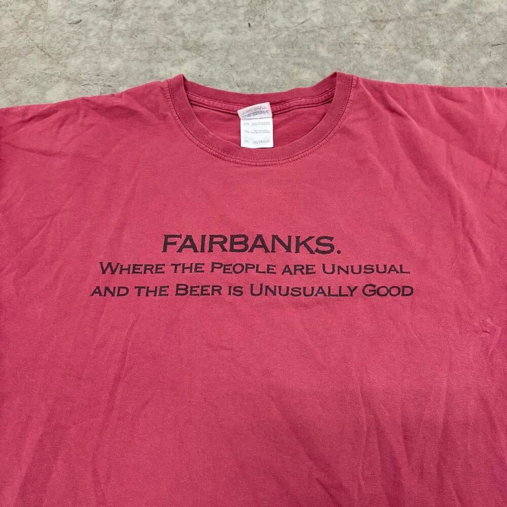 American-vintage Men's Red and Burgundy T-shirt